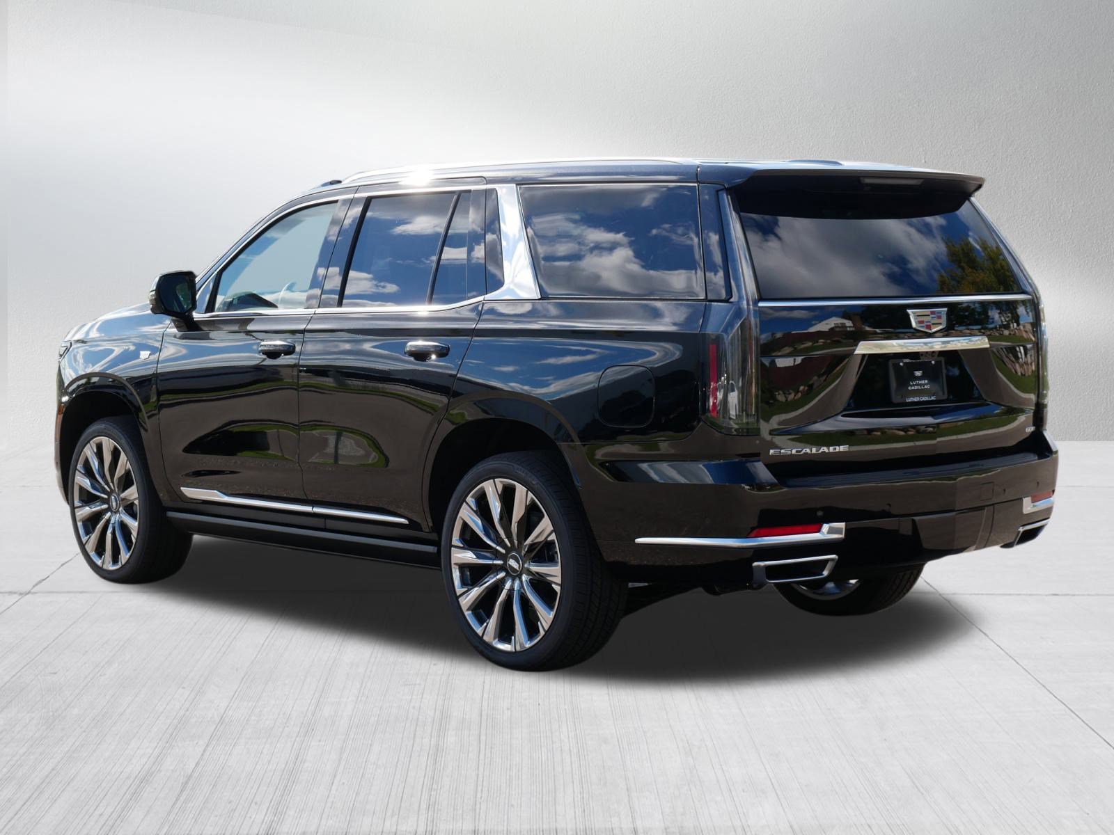 2025 Cadillac Escalade Premium Luxury photo 4