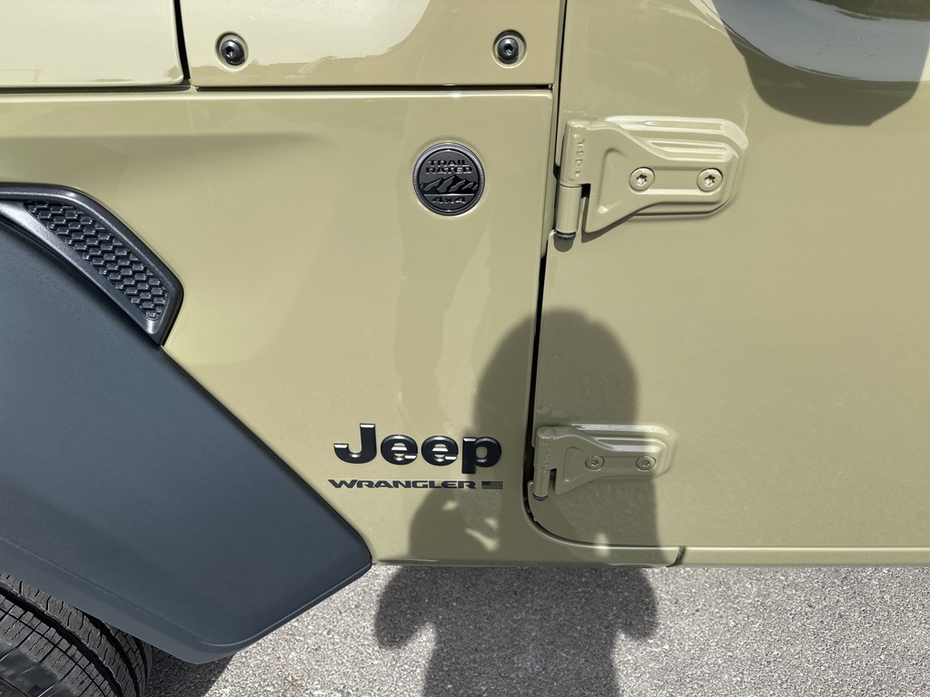 2025 Jeep Wrangler Sport photo 7
