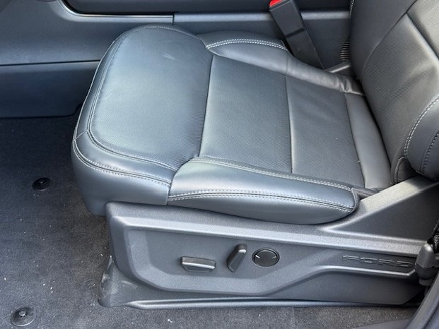 2025 Ford Expedition Platinum MAX photo 38