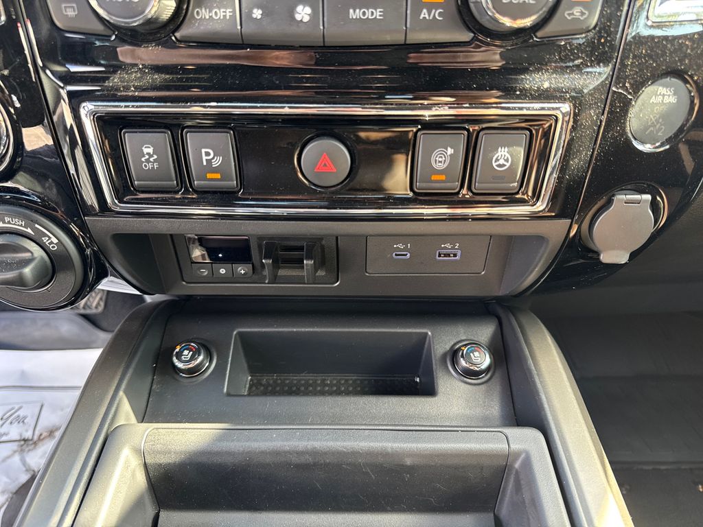 2024 Nissan Titan Platinum Reserve photo 23