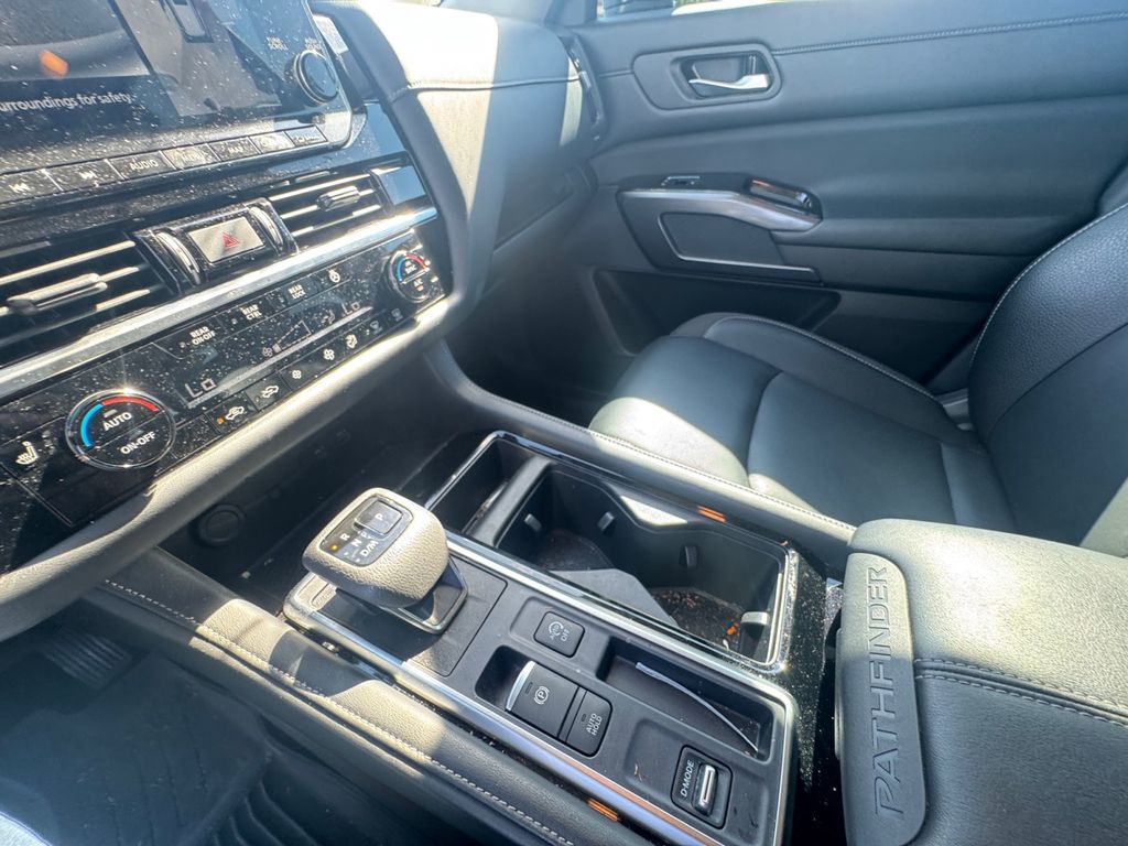 2023 Nissan Pathfinder SL photo 20