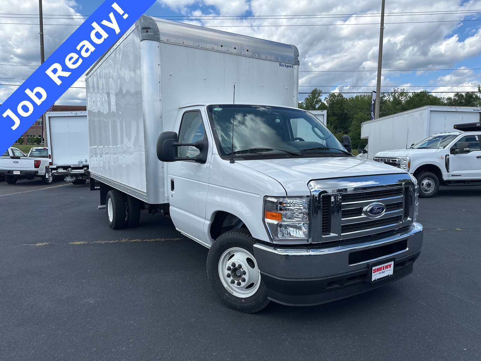 2025 Ford E-Series Cutaway Base's photo