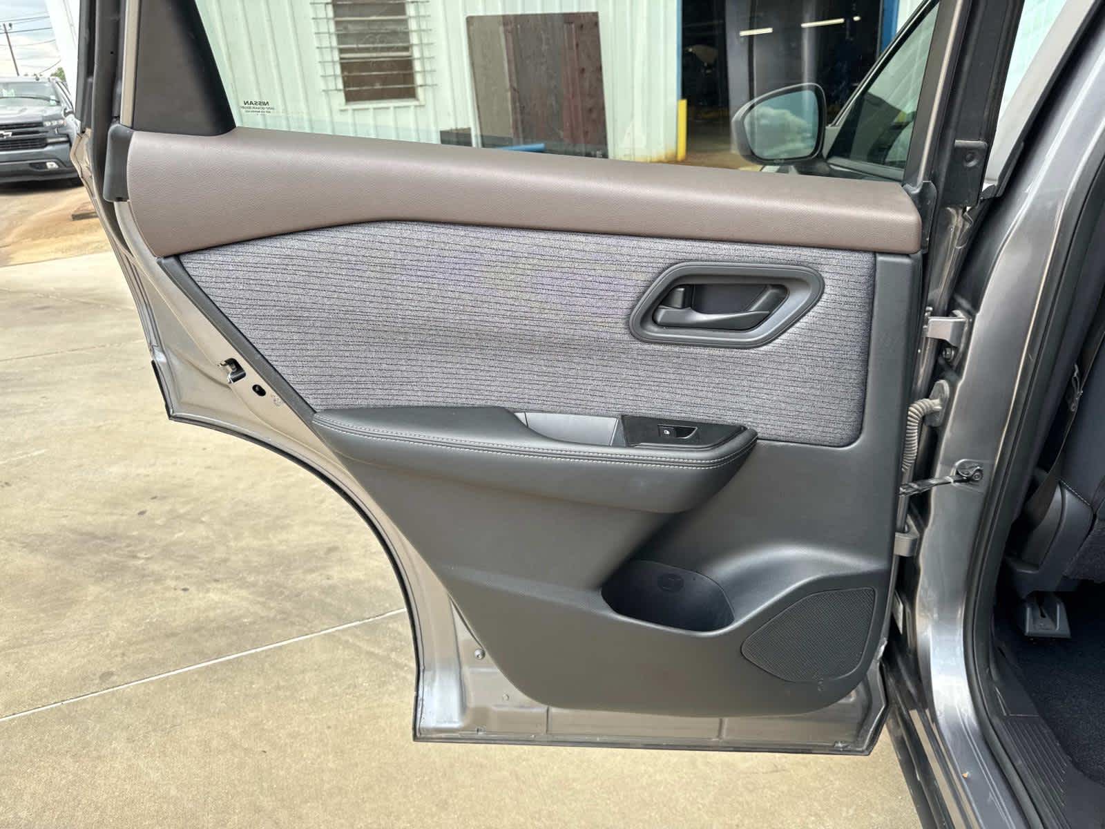 2021 Nissan Rogue S photo 33