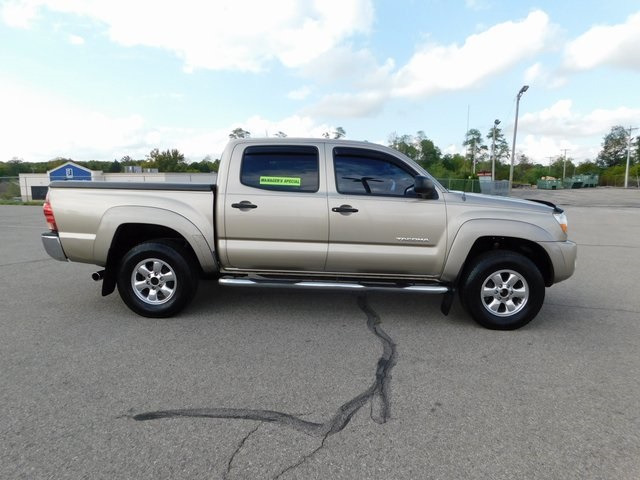 2007 Toyota Tacoma PreRunner photo 2