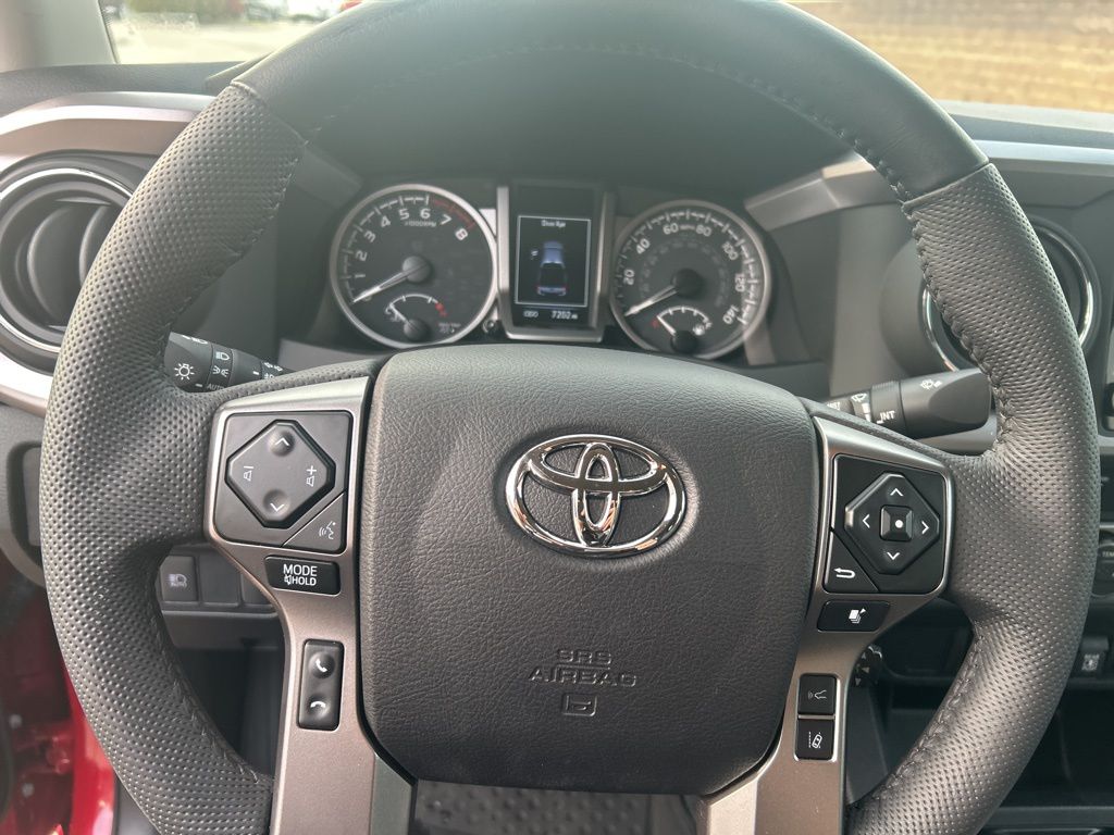 2022 Toyota Tacoma 4x4 photo 13