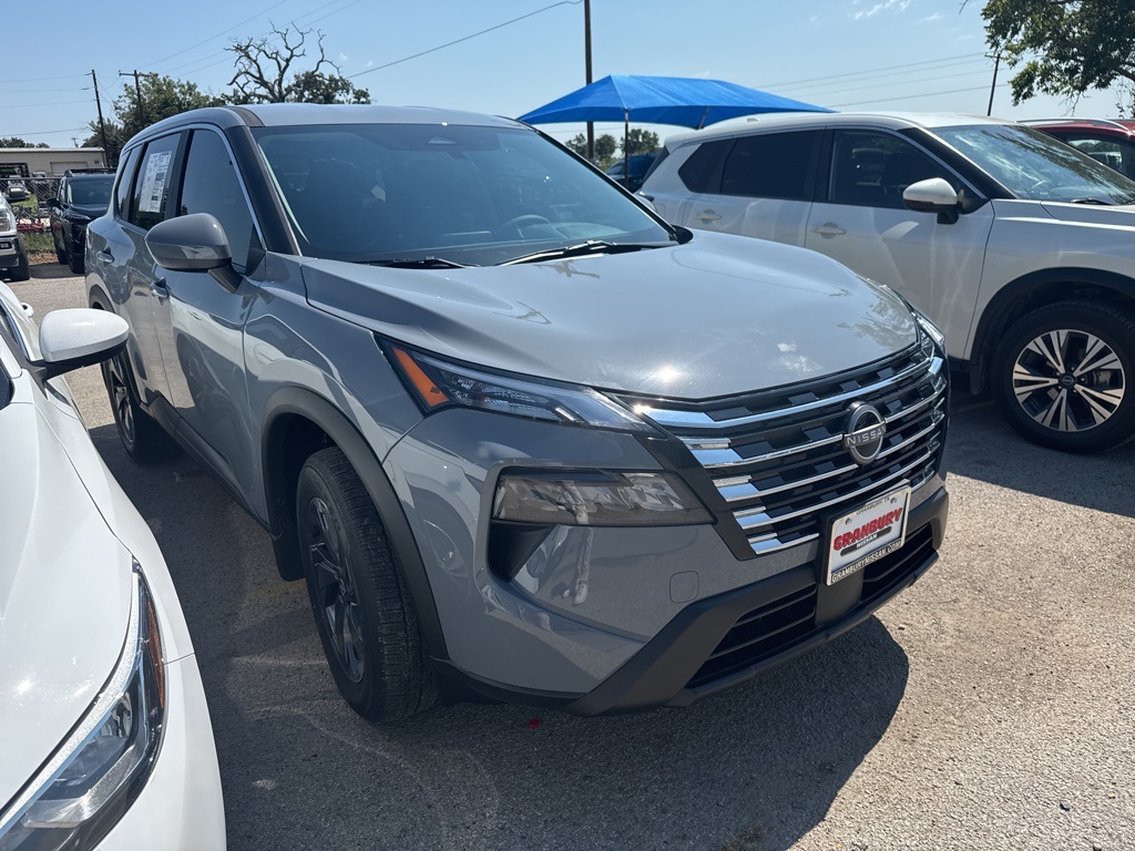 2026 Nissan Rogue SV photo 4