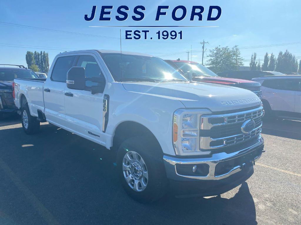 2023 Ford F-350 XLT photo 4
