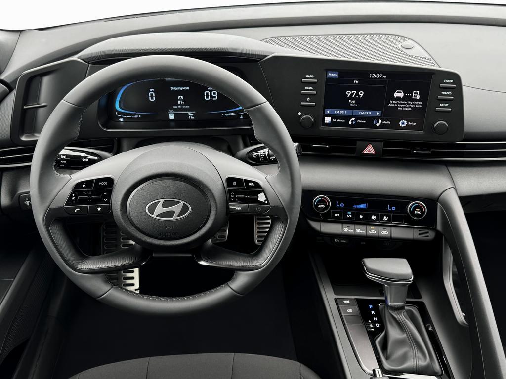 2025 Hyundai Elantra SEL Sport photo 16