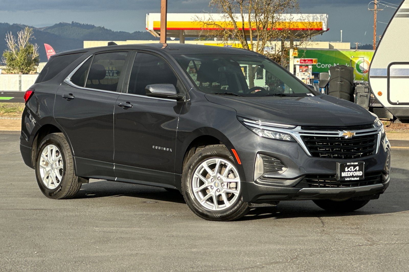 2023 Chevrolet Equinox LT photo 2