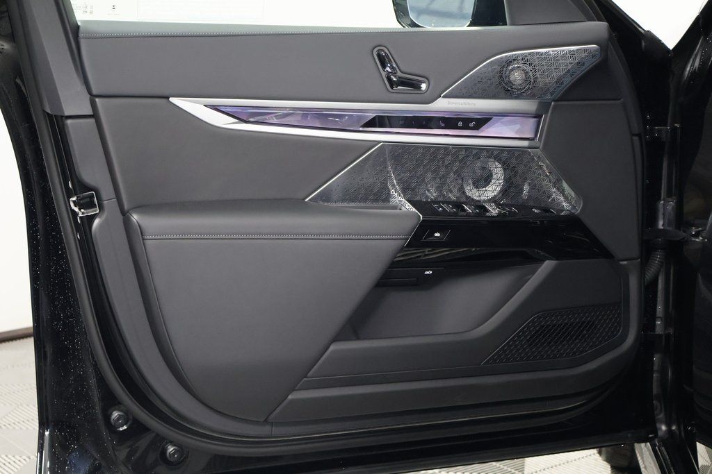 2025 Bmw i7 M70 photo 7
