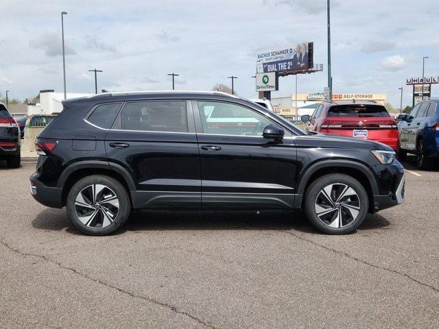 2025 Volkswagen Taos SE photo 2