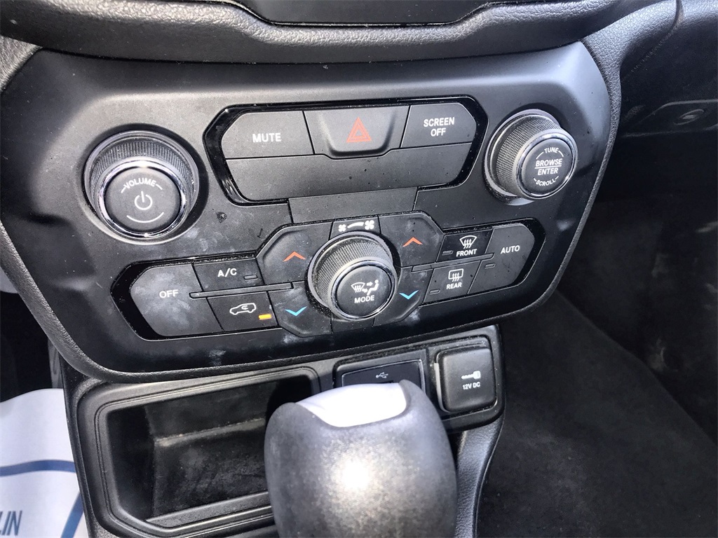2018 Jeep Renegade Latitude North Edition photo 15