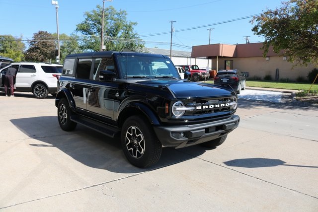 2025 Ford Bronco Outer Banks photo 8