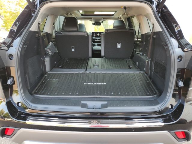 2025 Toyota Highlander XLE XSE Platinum Limited photo 22