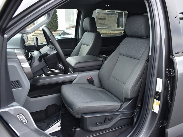 2025 Ford F-150 XLT photo 5