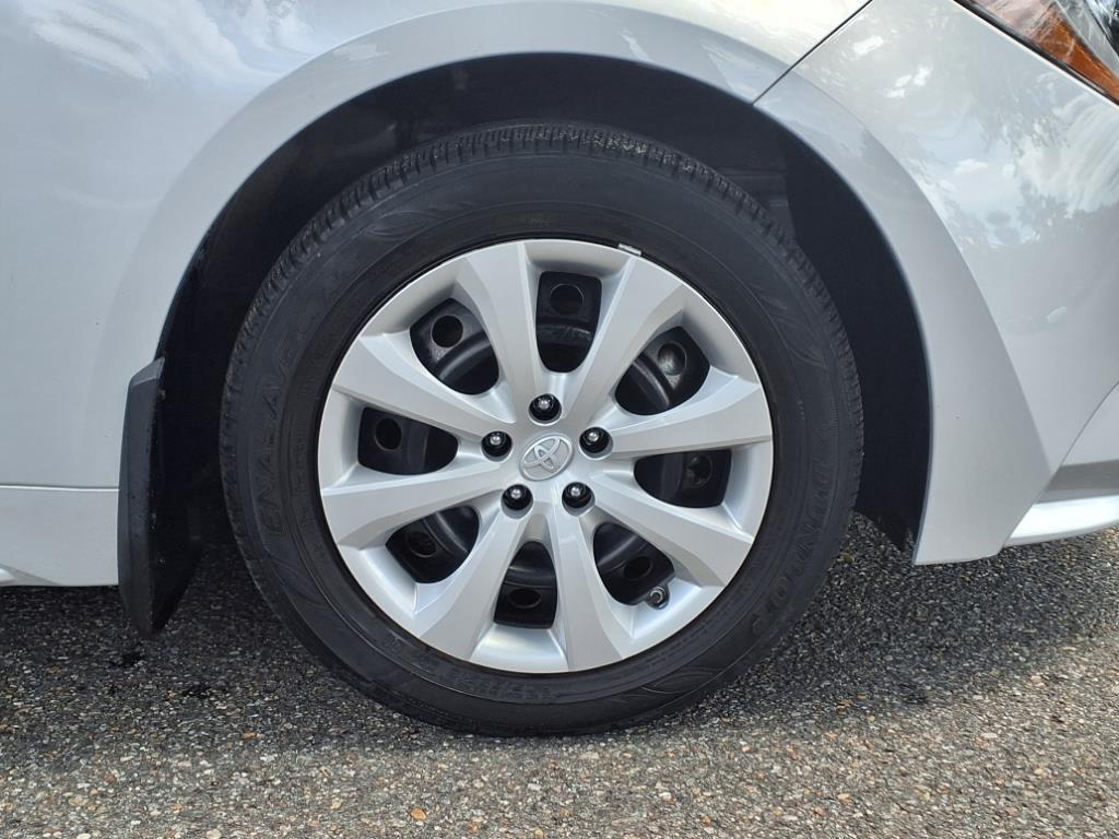 2022 Toyota Corolla LE photo 4