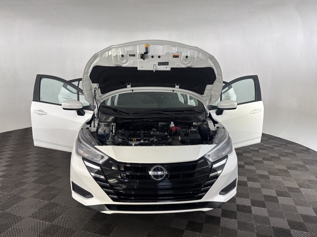 2025 Nissan Versa 1.6 SV photo 9