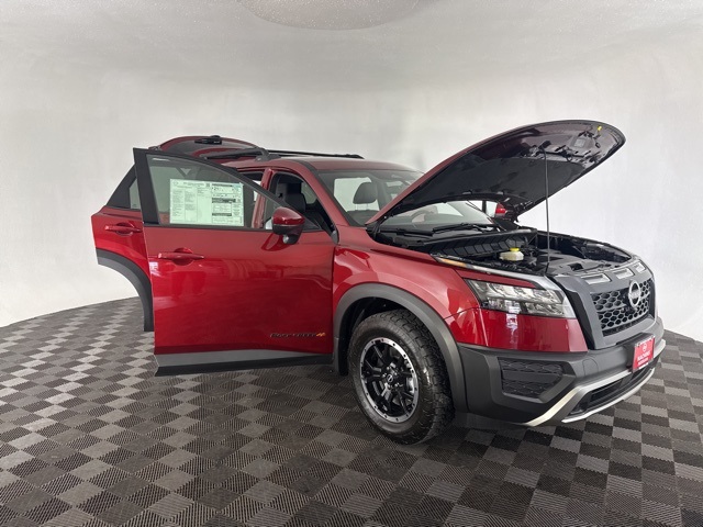2025 Nissan Pathfinder Rock Creek photo 8