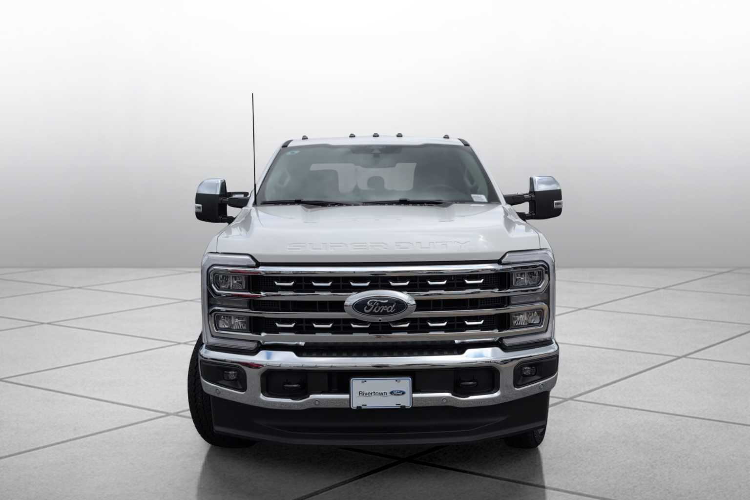 2025 Ford F-250 Lariat photo 2