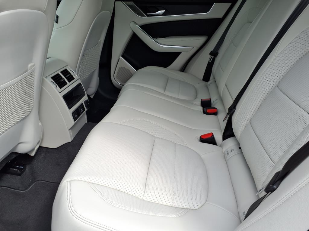 2026 Jaguar F-PACE P250 R-Dynamic S photo 2