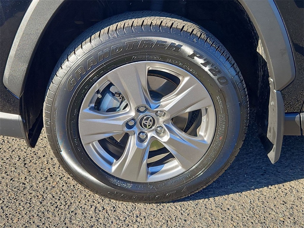 2023 Toyota RAV4 Hybrid XLE photo 36