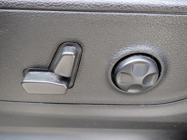 2020 Ram 1500 Rebel photo 16