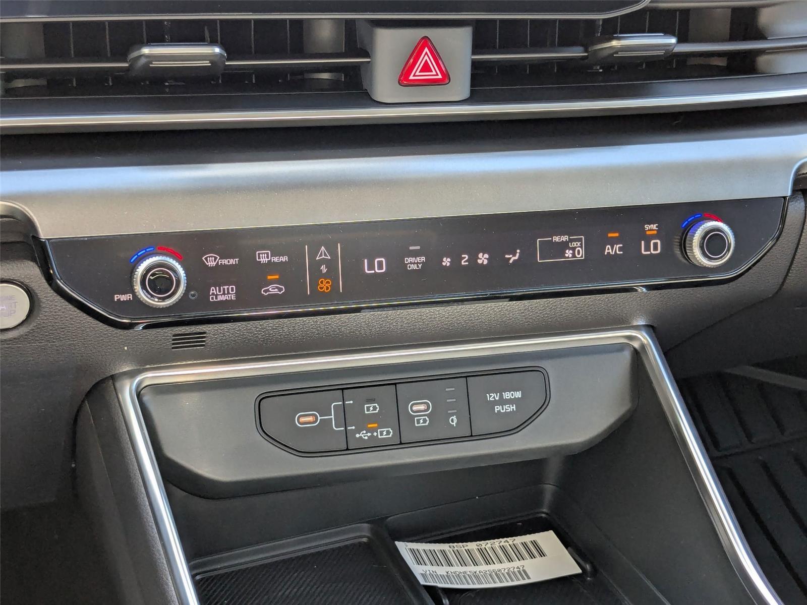 2025 Kia Carnival SX Prestige photo 24