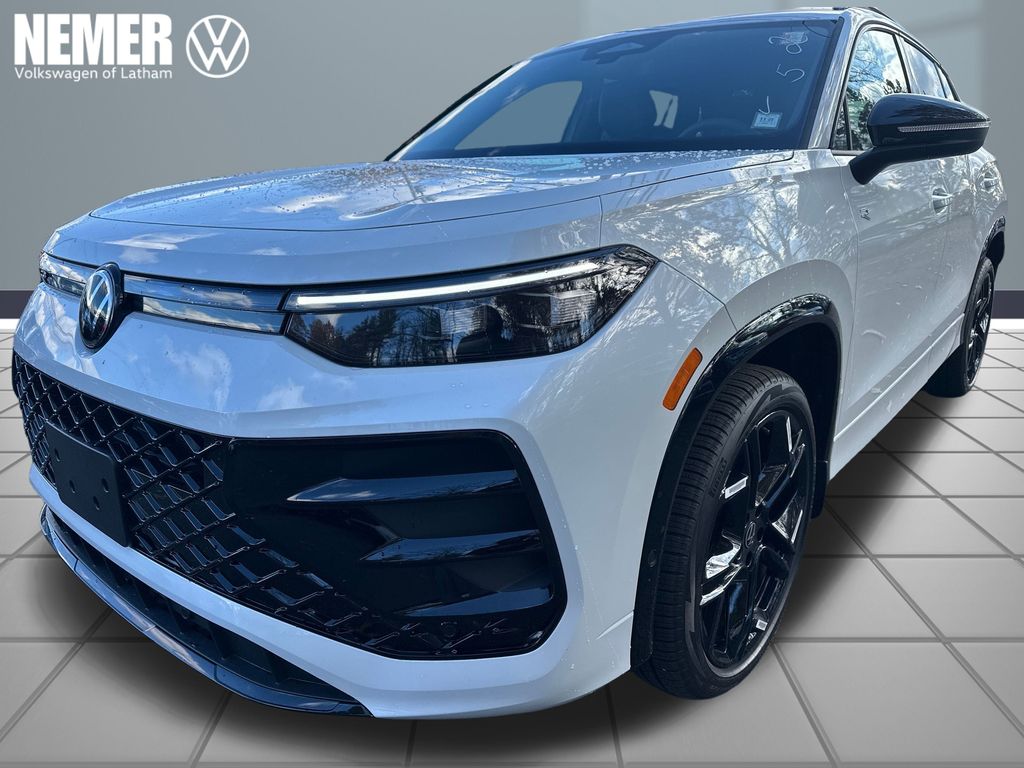 2026 Volkswagen Tiguan SE R-LINE BLACK's photo