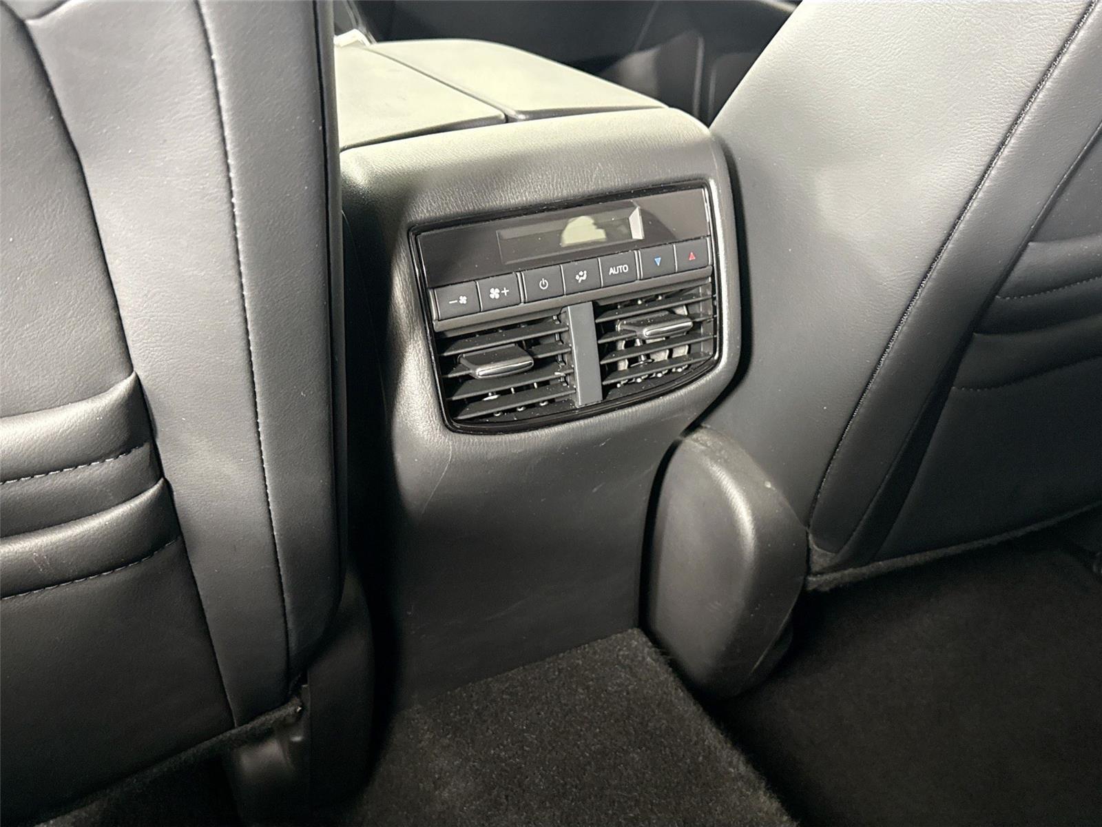 2022 Mazda CX-9 Touring photo 33