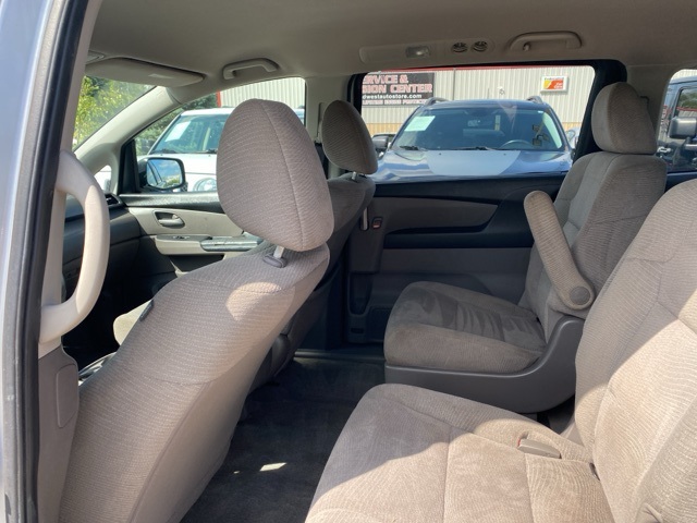 2011 Honda Odyssey LX photo 14
