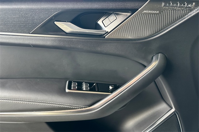 2024 Jaguar F-PACE P250 R-Dynamic S photo 9