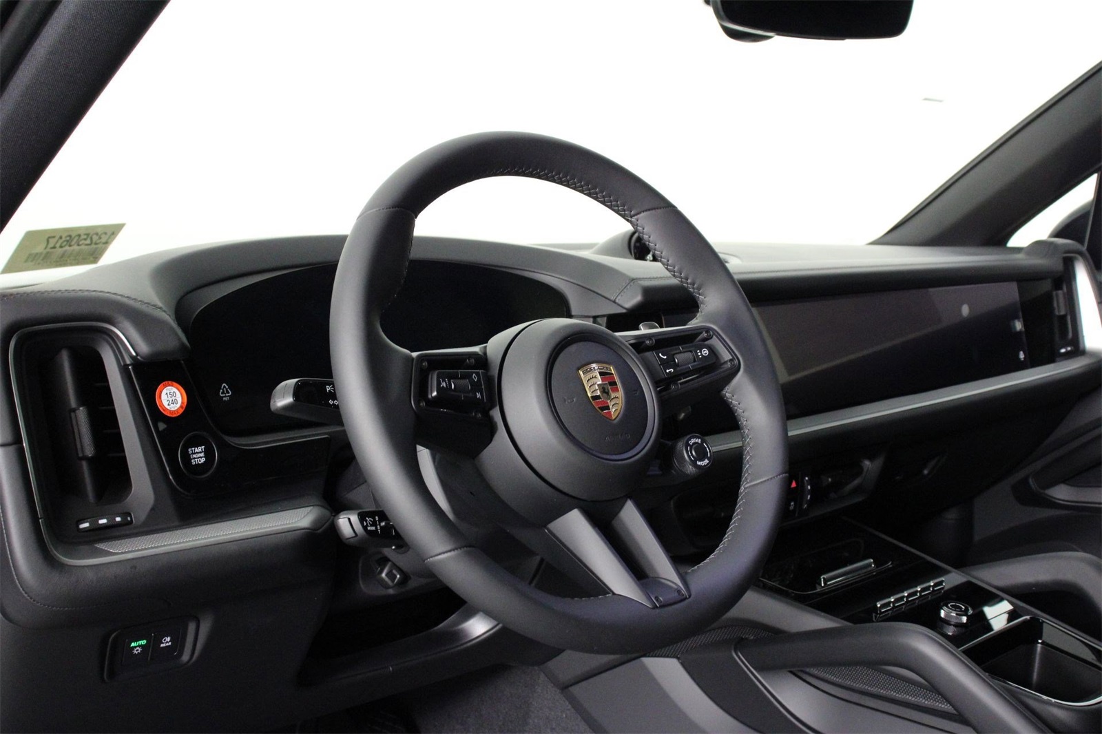 2025 Porsche Cayenne E-Hybrid Coupe photo 4
