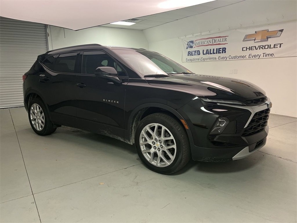 2023 Chevrolet Blazer 2LT photo 2