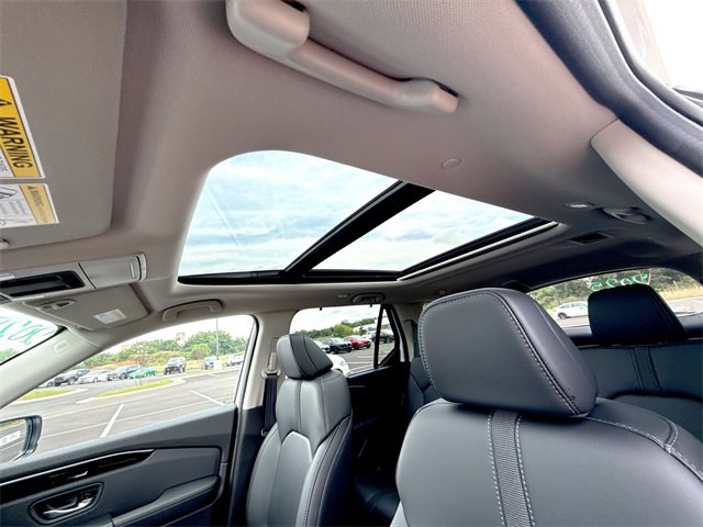 2025 Honda Pilot Touring photo 18
