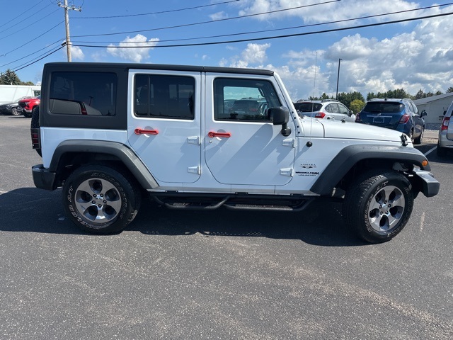 2018 Jeep Wrangler Unlimited Sahara photo 8