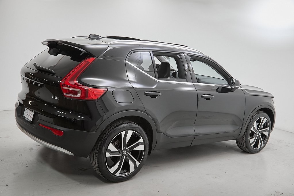2024 VOLVO XC40 - Image 9