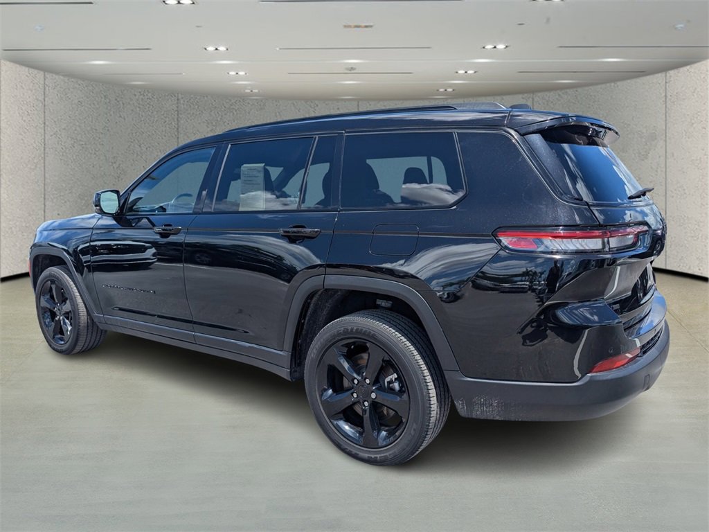 2022 Jeep Grand Cherokee Altitude photo 4