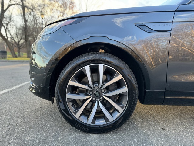 2024 Land Rover Discovery SE photo 9