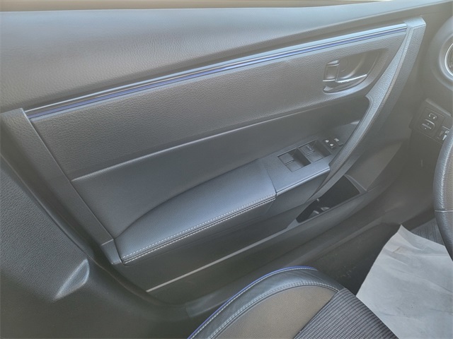 2018 Toyota Corolla SE photo 31