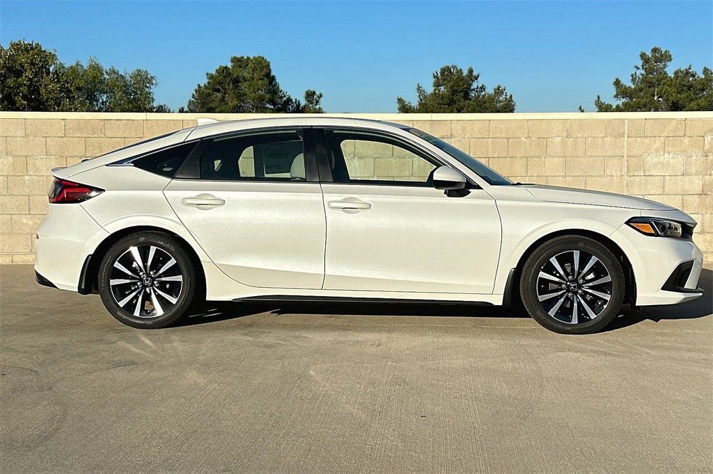 2024 Honda Civic Hatchback EX-L photo 3