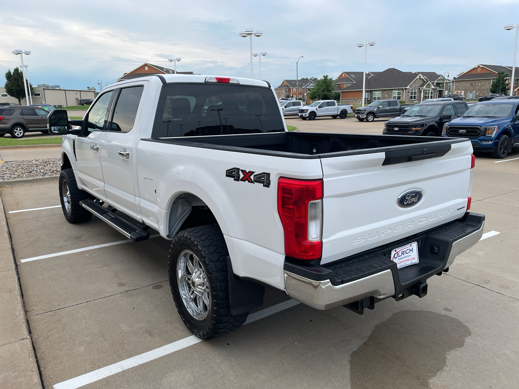 2017 Ford F-250 XLT photo 4