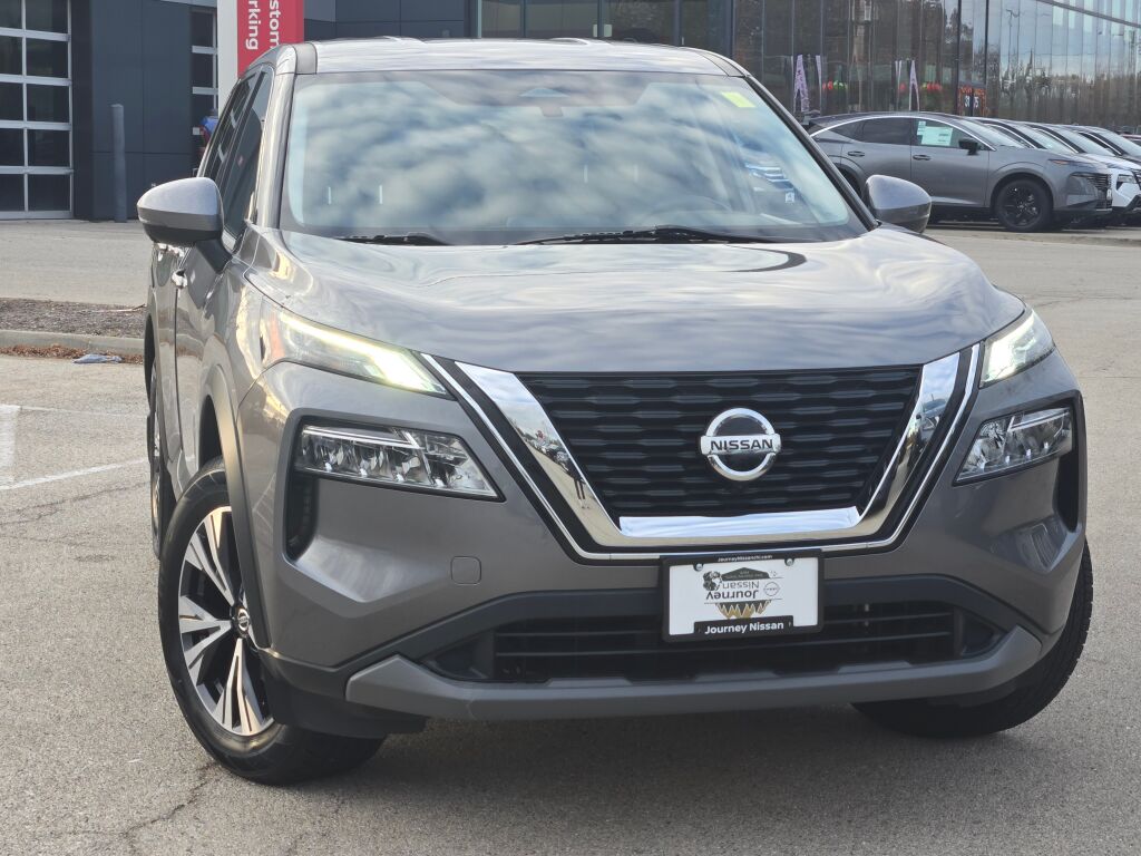 2021 Nissan Rogue SV photo 3