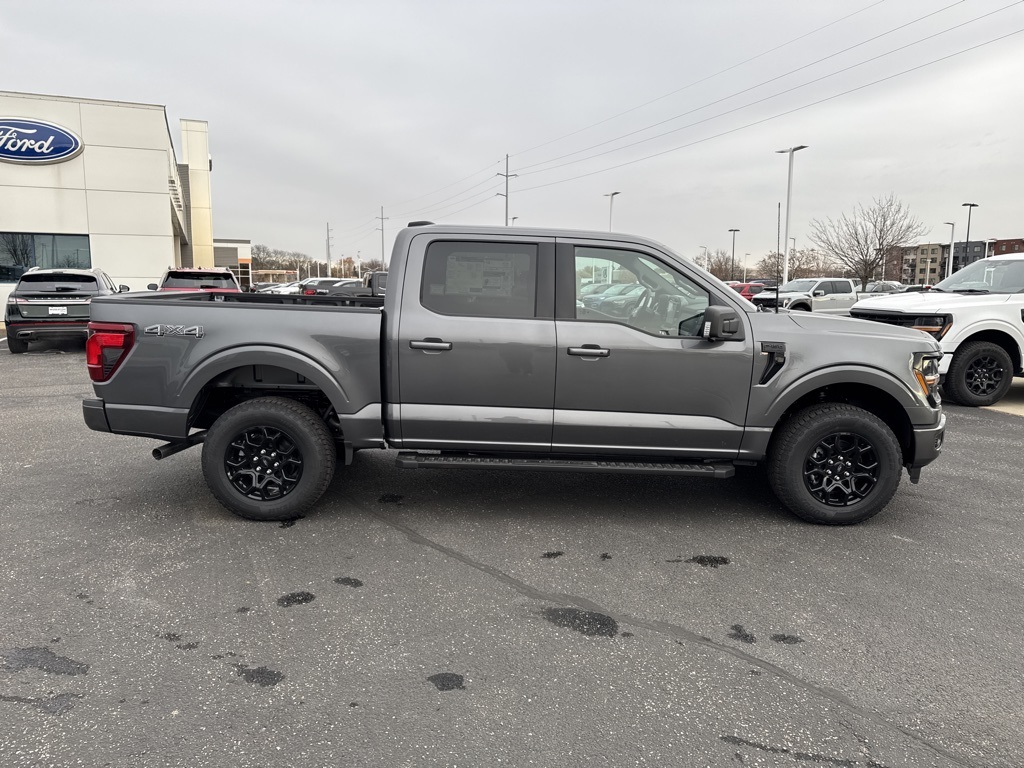 2025 Ford F-150 XLT photo 2