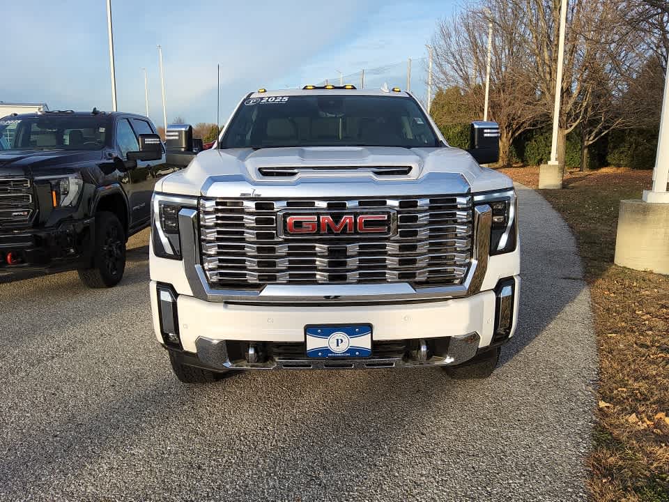 2025 Gmc Sierra 3500 HD Denali photo 3