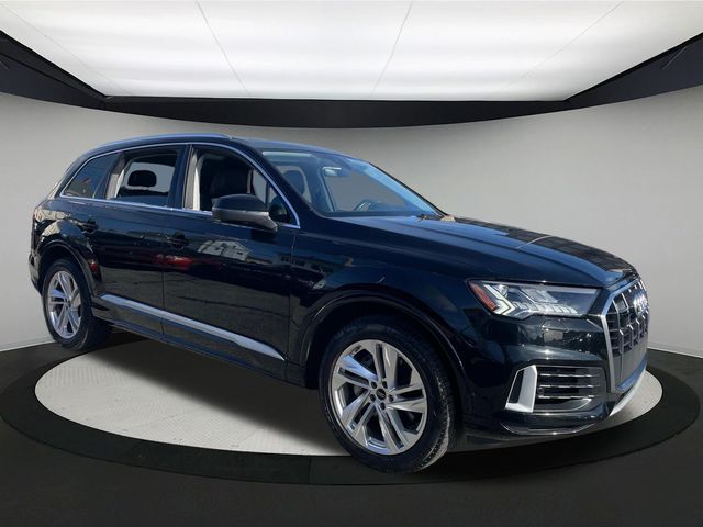 2024 Audi Q7 55 Premium Plus photo 2