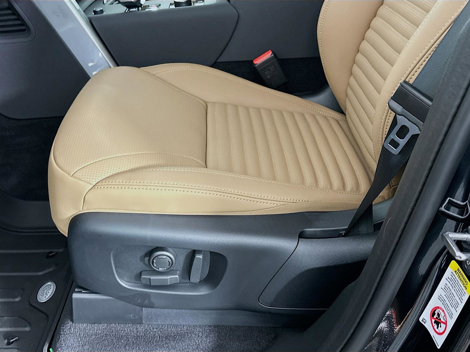 2025 Land Rover Discovery Metropolitan Edition photo 20