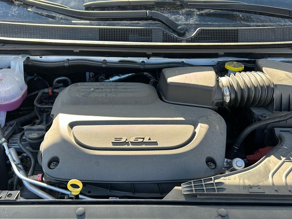 2024 Chrysler Pacifica Touring L photo 25