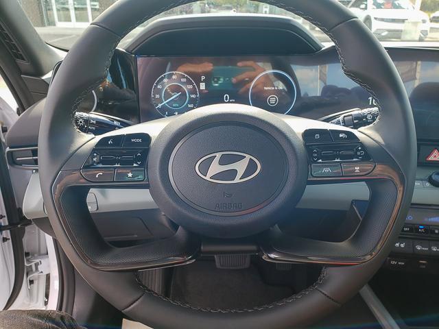 2025 Hyundai Elantra Hybrid Limited photo 14