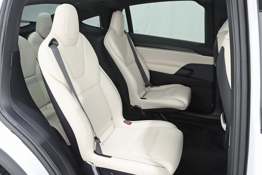 2022 Tesla Model X Plaid photo 28