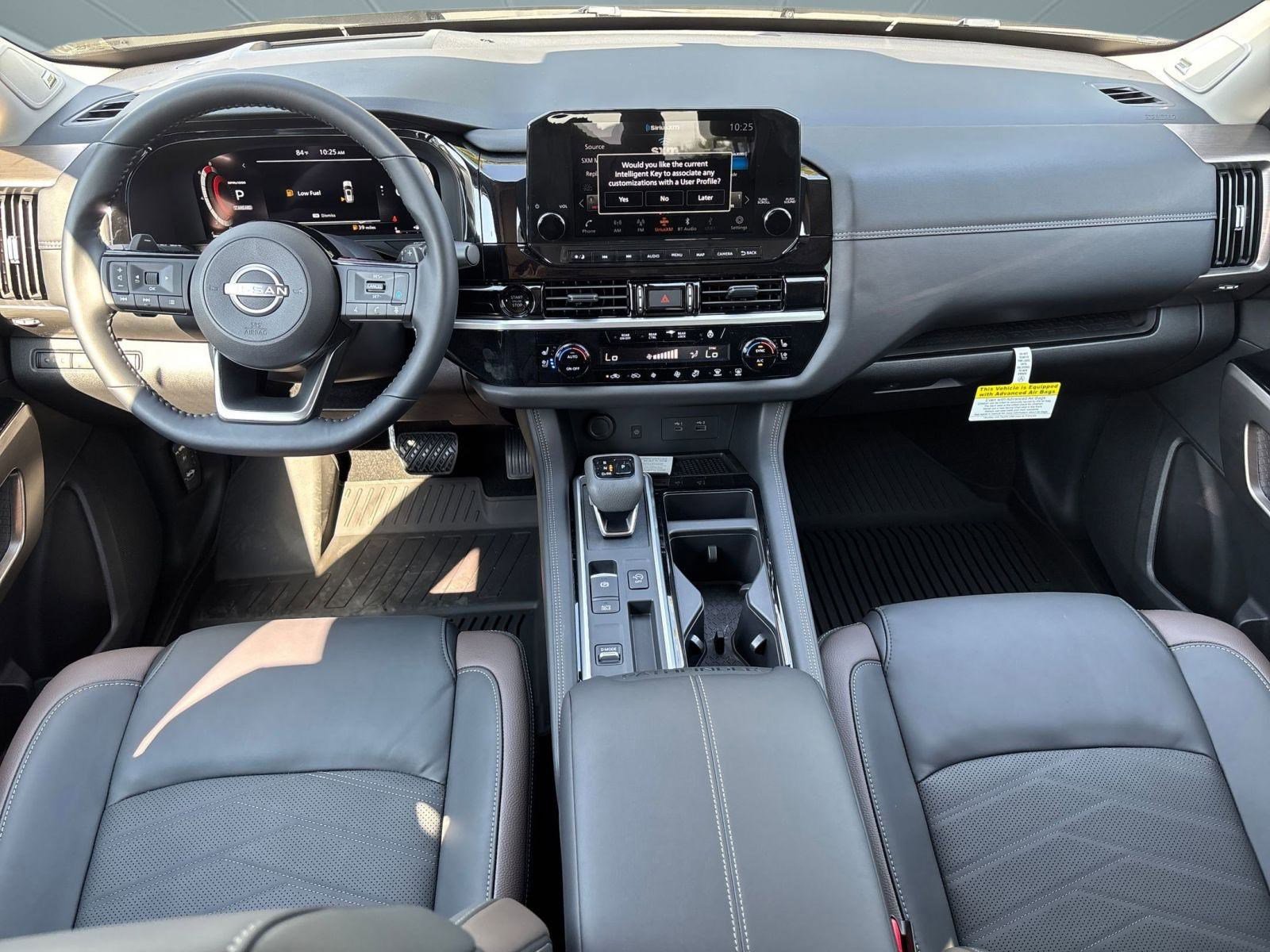 2025 Nissan Pathfinder Platinum photo 17